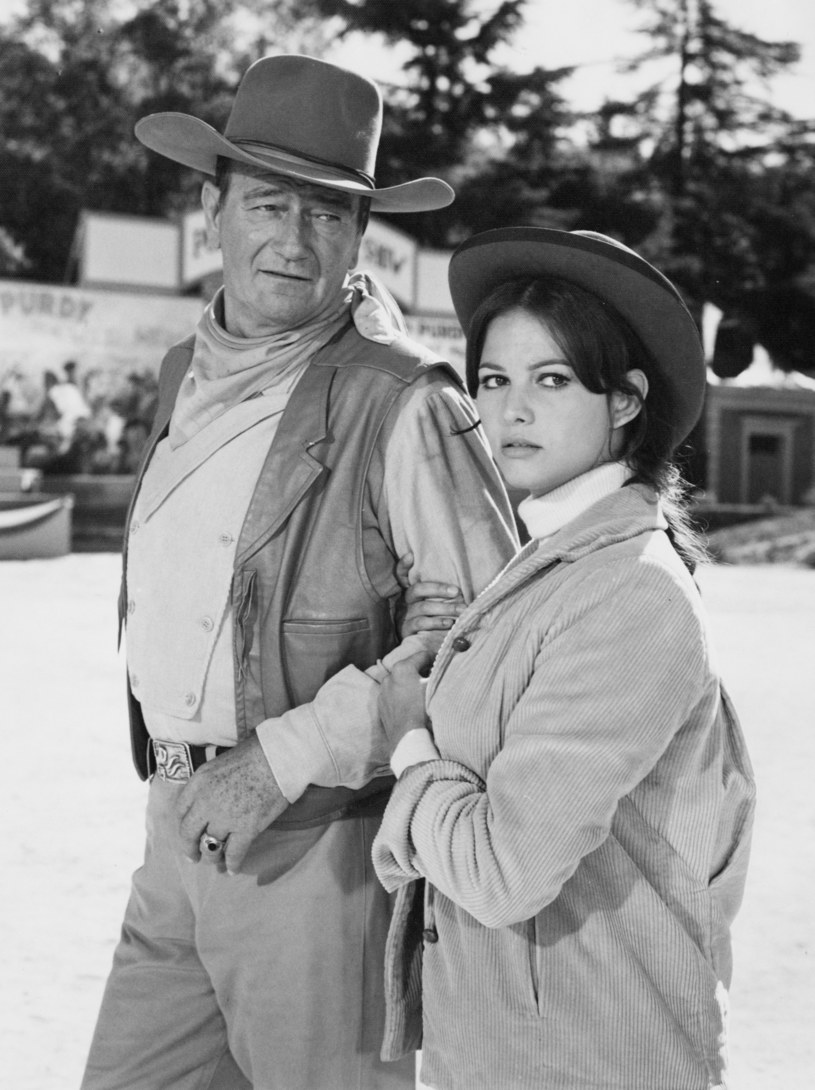 John Wayne i Claudia Cardinale w filmie "Świat cyrku" (1964) /Keystone /Getty Images