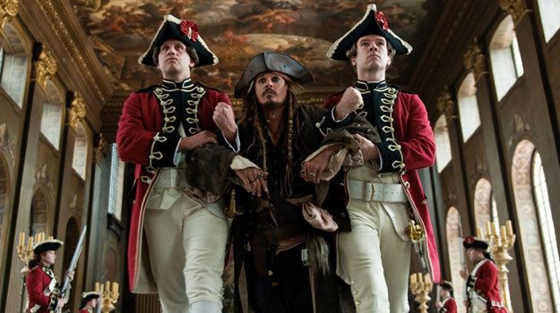 Johnny Depp jako Jack Sparrow /materiały dystrybutora