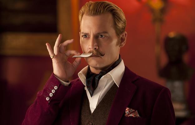 Johnny Depp w filmie "Bezwstydny Mortdecai" /materiały prasowe