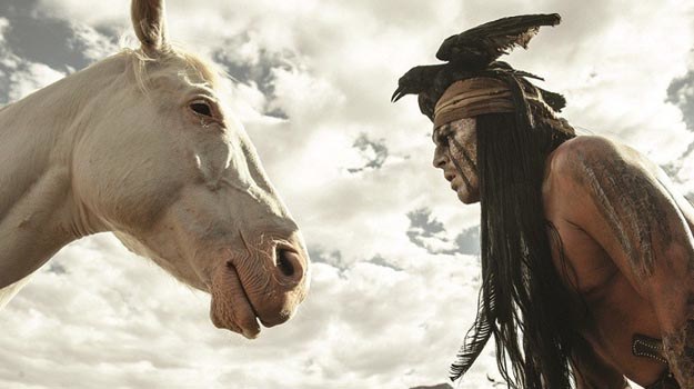 Johnny Depp w filmie "Jeździec znikąd" /materiały dystrybutora