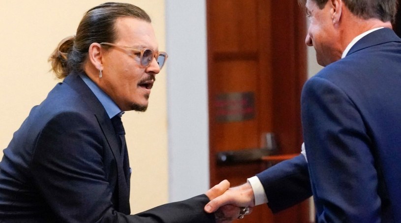 Johnny Depp wygrał proces przeciwko Amber Heard /STEVE HELBER/AFP/East News /East News