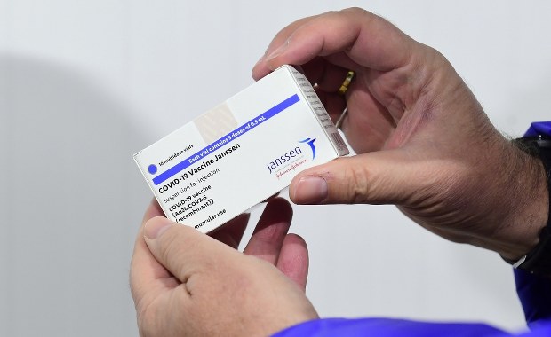 Johnson & Johnson opóźnia wejście na unijny rynek szczepionki przeciw Covid-19
