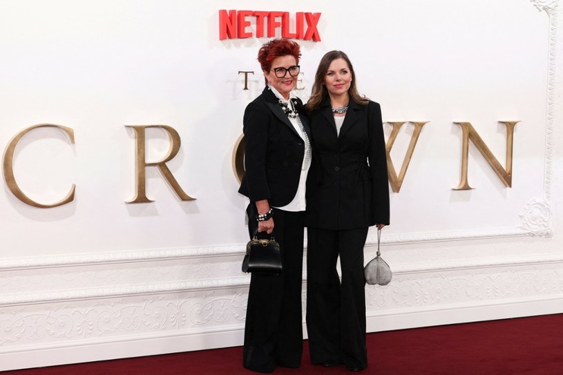 Jolanta i Aleksandra Kwaśniewskie na londyńskiej premierze finału "The Crown" /ADRIAN DENNIS / AFP /East News