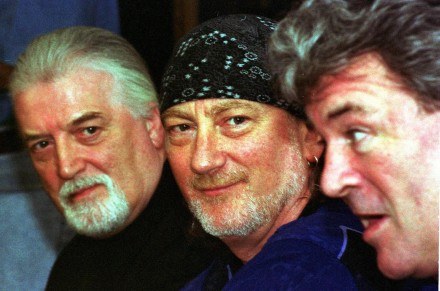 Jon Lord (z lewej) jeszcze z kolegami z Deep Purple /arch. AFP