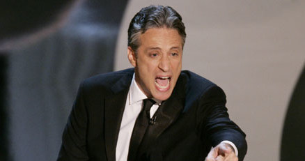 Jon Stewart prowadzi Oscary w 2006 roku /AFP