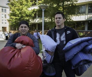 Jonah Hill i Channing Tatum w scenie z filmu "22 Jump Street"