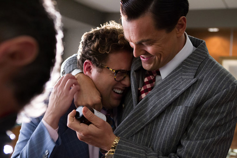 Jonah Hill i Leonardo DiCaprio w filmie "Wilk z Wall Street" /materiały dystrybutora