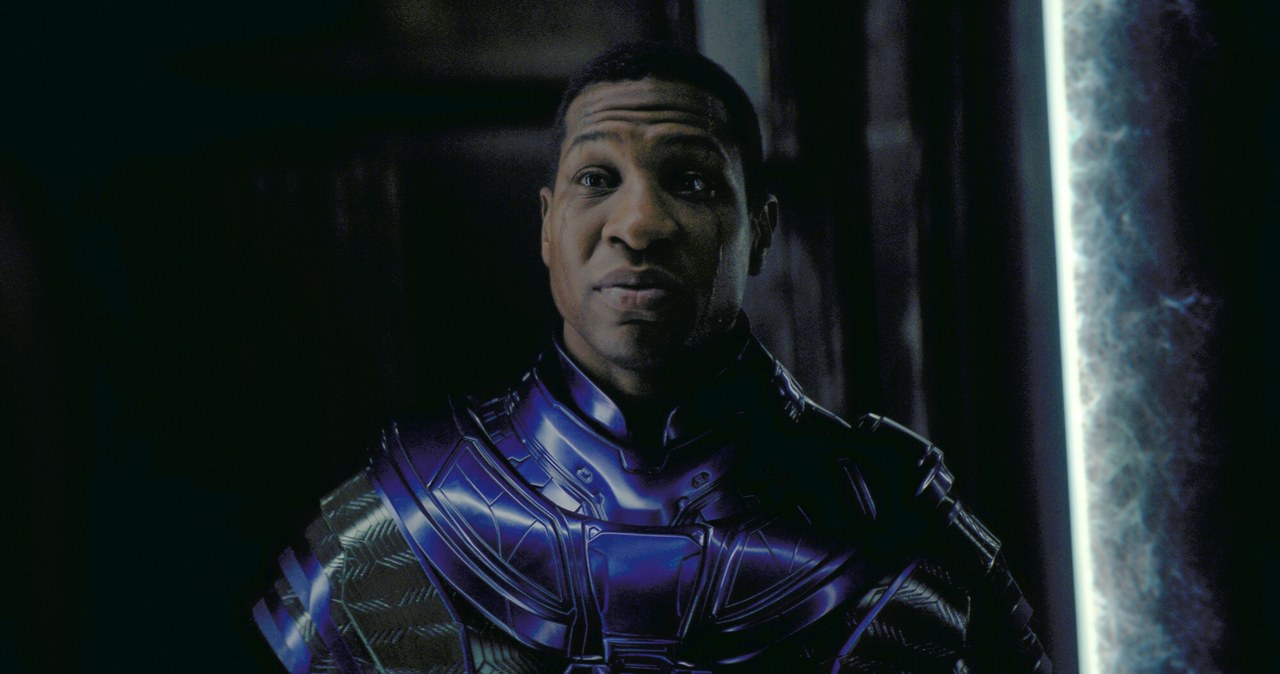 Jonathan Majors jako Kang w filmie "Ant-Man i Osa: Kwantomania" /Jay Maidment/Associated Press/East News /East News