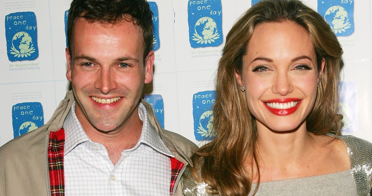 Jonny Lee Miller i Angelina Jolie w 2005 roku /Evan Agostini /Getty Images