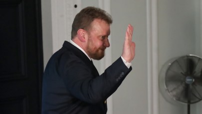 Joński przerwał konferencję Szumowskiego. Zapytał o pieniądze