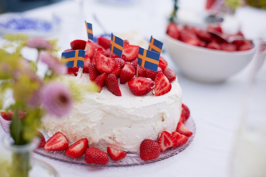 Jordgubbstårta – szwedzki smak lata /Shutterstock