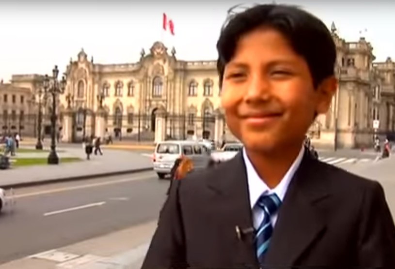 Jose Adolfo Quisocala Condori swój pierwszy bank założył w wieku siedmiu lat /Latina.pe /YouTube