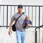 Josh Duhamel z synkiem! Sexy tata?