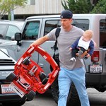 Josh Duhamel z synkiem! Sexy tata?