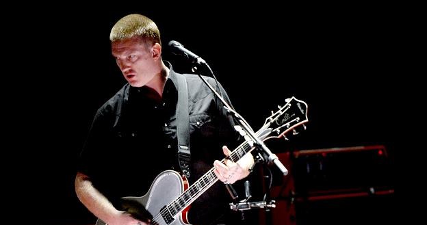 Josh Homme i jego Queens Of The Stone Age na szczycie fot. Kevin Winter /Getty Images/Flash Press Media