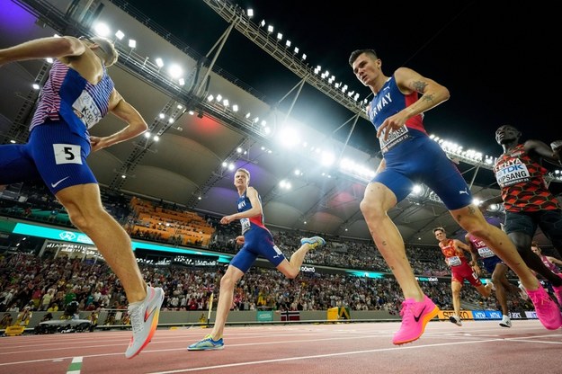 Josh Kerr z przodu, a za nim Norwegowie Jakob Ingebrigtsem i Gilje Nordas /Beate Oma Dahle /PAP/EPA