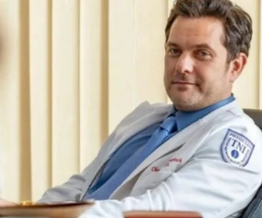Joshua Jackson jako "Doktor Śmierć"