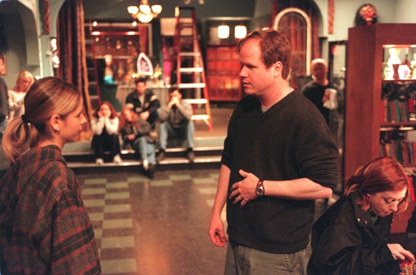 Joss Whedon and Sarah Michelle Gellar (L) on the set of the movie 