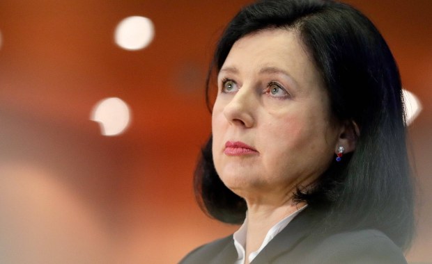 ​Jourova nie chce być "Timmermansem 2", ale napotyka na mur