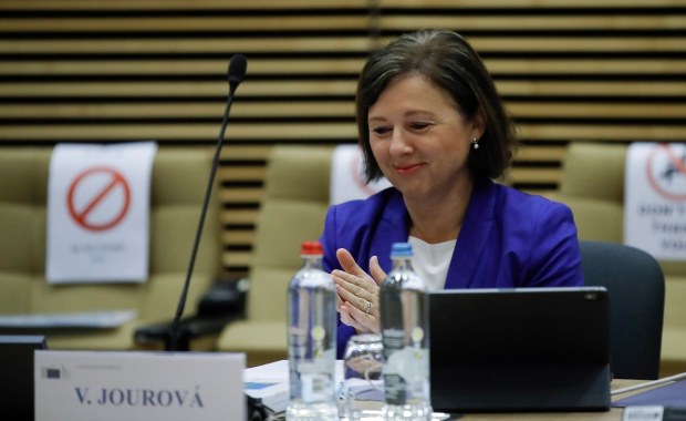 Jourova: UE zacznie się rozpadać, jeśli nie zakwestionuje orzeczenia polskiego TK