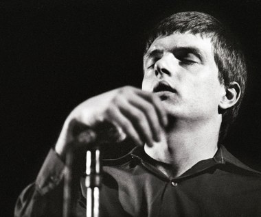 Joy Division: Grób Iana Curtisa został zdemolowany 