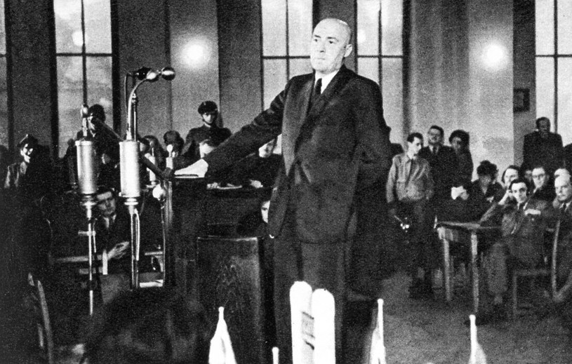 Józef Cyrankiewicz, były więzień Auschwitz, zeznaje jako świadek w procesie Rudolfa Hoessa przed Najwyższym Trybunałem Narodowym, 1947 /Laski Diffusion /East News
