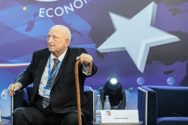 Józef Oleksy podczas XXIV Forum Ekonomicznego we wrześniu 2014 roku / 	Wojciech Pacewicz    /PAP