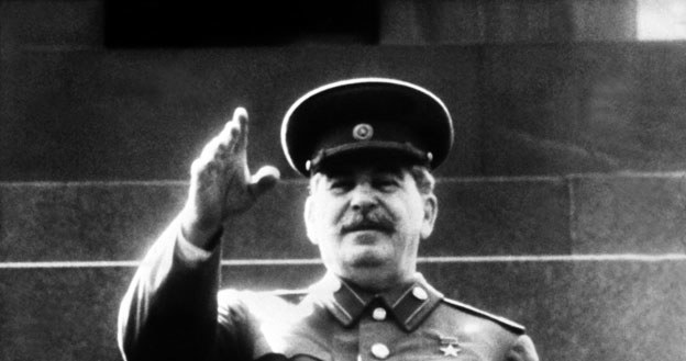 Józef Stalin kazał zachęcić warszawiaków do powstania przeciwko Niemcom. Armia Czerwona miała bezczynnie czekać na wynik starcia /AFP