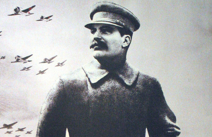 Józef Stalin na propagandowym plakacie z czasów II wojny światowej /Marek Szybka /East News