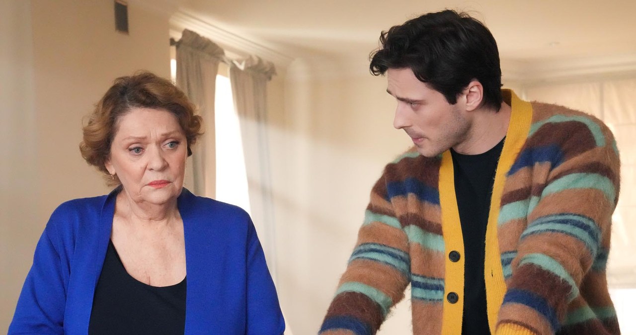 Józefina (Elżbieta Jarosik) zjawi się u syna (Marcel Opaliński) /Źródło: AIM