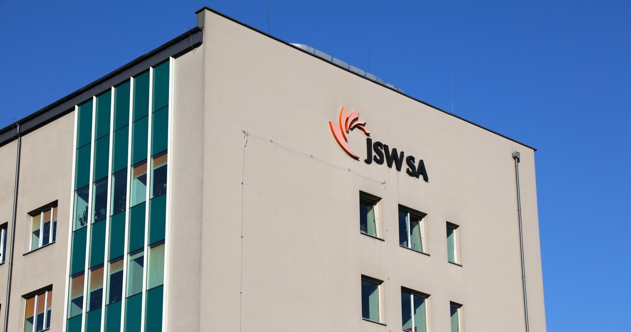 JSW z rekordową stratą. Zdaniem związkowców spółka może nie wypłacić pensji /123RF/PICSEL