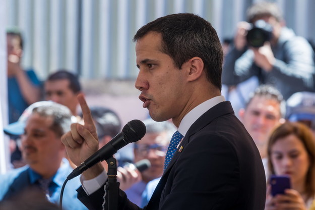 Juan Guaido podczas spotkania ze zwolennikami /Miguel Gutierrez /PAP/EPA