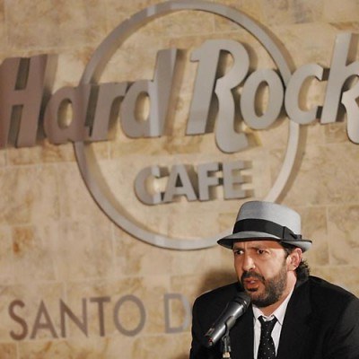 Juan Luis Guerra w klubie Hard Rock Cafe w Santo Domingo. /AFP