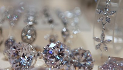 Jubilerzy pozywają rząd. Ktoś podmienił im diamenty 