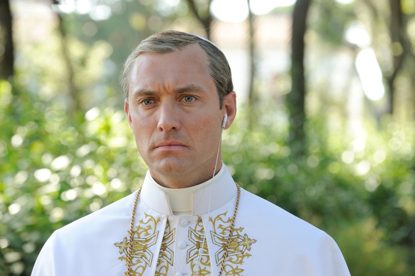 Jude Law w serialu "Młody papież" /HBO Max /materiały dystrybutora