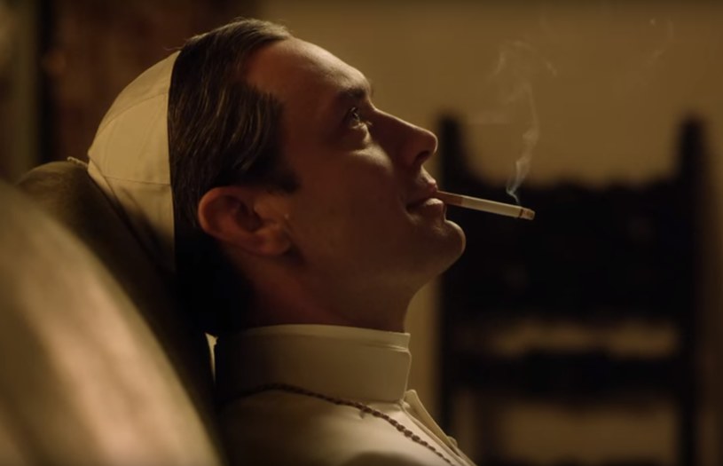 Jude Law w serialu "The Young Pope". /YouTube
