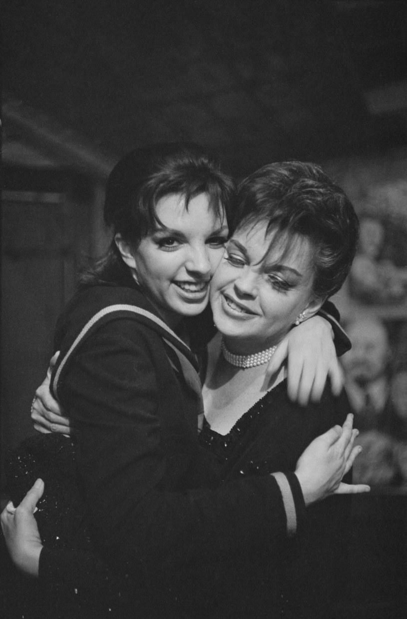 Judy Garland ze swoją córką Lizą Minnelli w 1965 roku /Hulton Archive /Getty Images