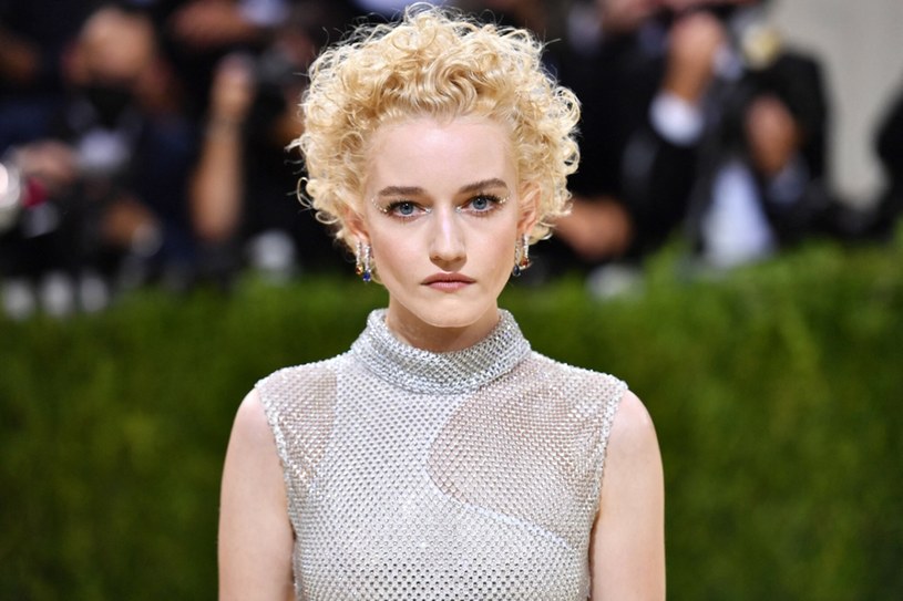 Julia Garner na Met Gali /ANGELA WEISS/AFP/East News /East News