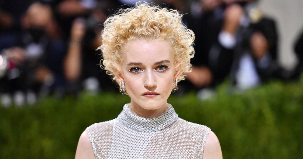 Julia Garner na Met Gali /ANGELA WEISS/AFP/East News /East News