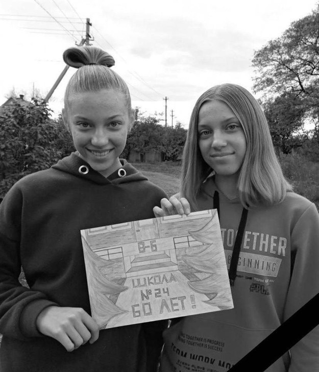 Julia i Anna - 14-letnie siostry, które zginęły w Kramatorsku /Twitter/NEXTA /
