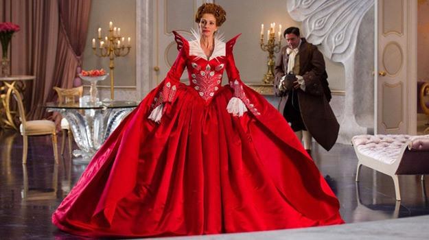 Julia Roberts jako Zła Królowa w filmie "Królewna Śnieżka" /materiały dystrybutora