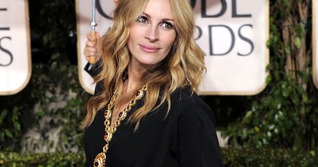 Julia Roberts podczas pracy nie odmawia sobie jedzenia /AFP