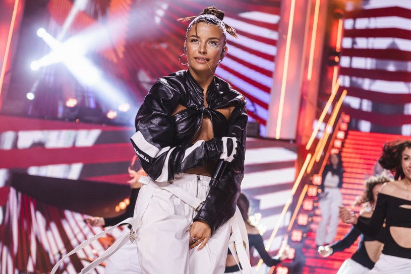 Julia Wieniawa pokazała gorące zdjęcie z greckich wakacji. "Wyglądasz tu jak Hailey Bieber"