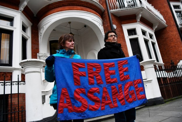 Julian Assange odcięty od sieci. Był za bardzo aktywny w internecie /NEIL HALL /PAP/EPA