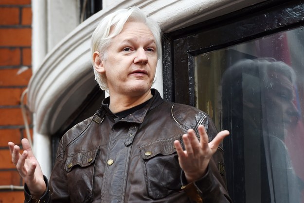 Julian Assange / 	ANDY RAIN    /PAP/EPA