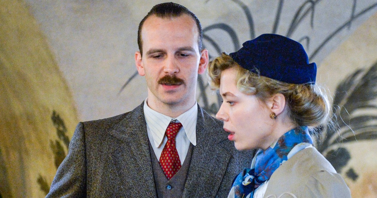 Julian Świeżewski i Marianna Zydek w serialu "Ludzie i bogowie" /Niemiec /AKPA