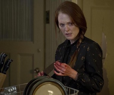 Julianne Moore w scenie z filmu "Carrie"