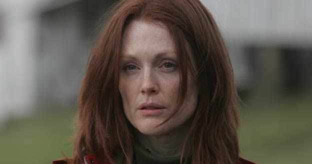 Julianne Moore w scenie z filmu "Inkarnacja" /materiały dystrybutora