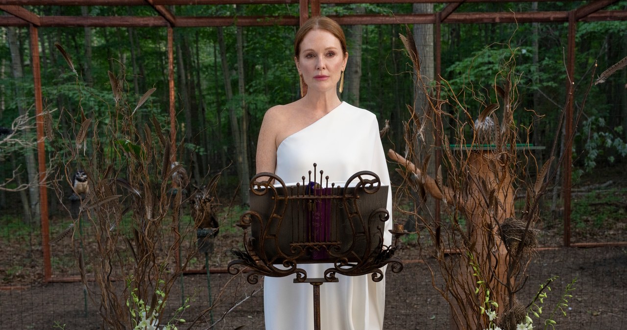 Julianne Moore w serialy "Syreny" /MACALL POLAY /Netflix