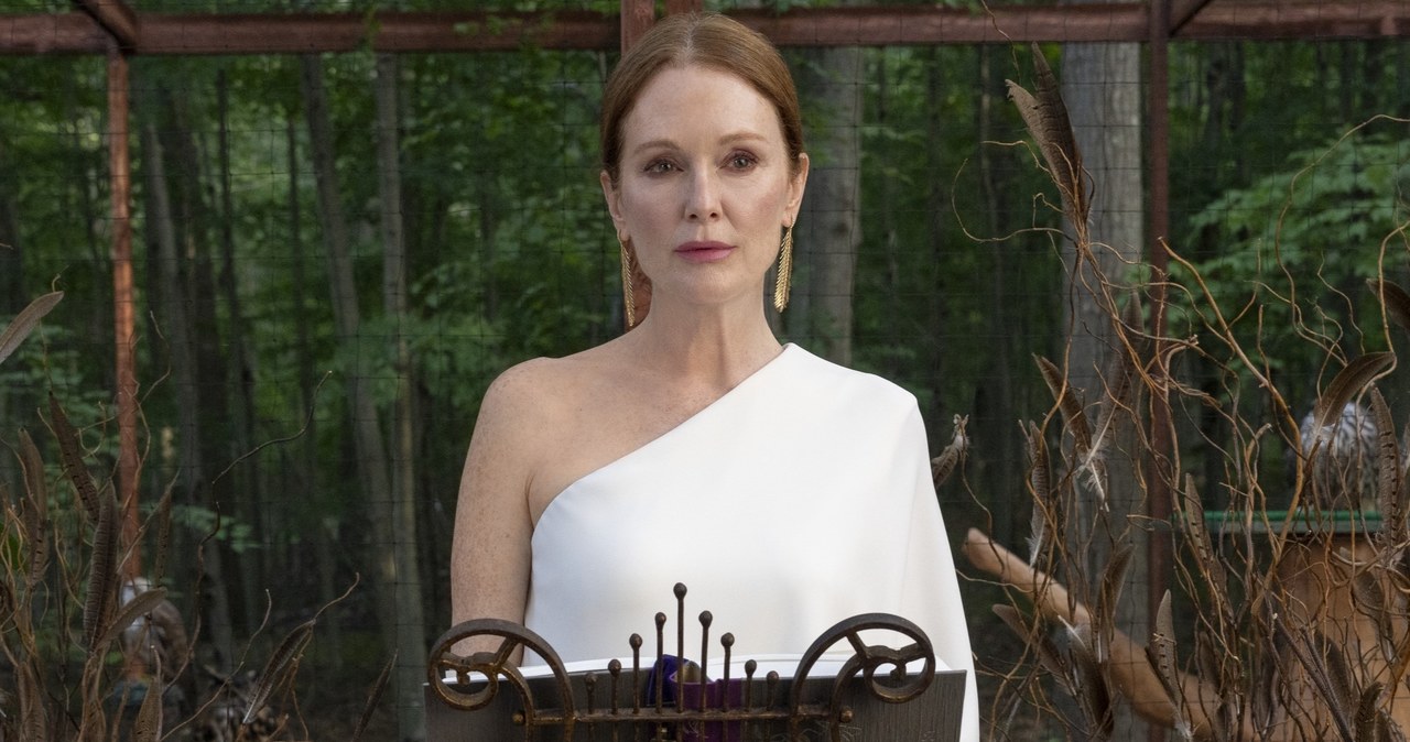 Julianne Moore w "Syrenach" /MACALL POLAY /Netflix